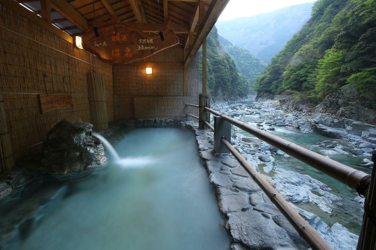 Готель Iya Onsen Мійоші Екстер'єр фото